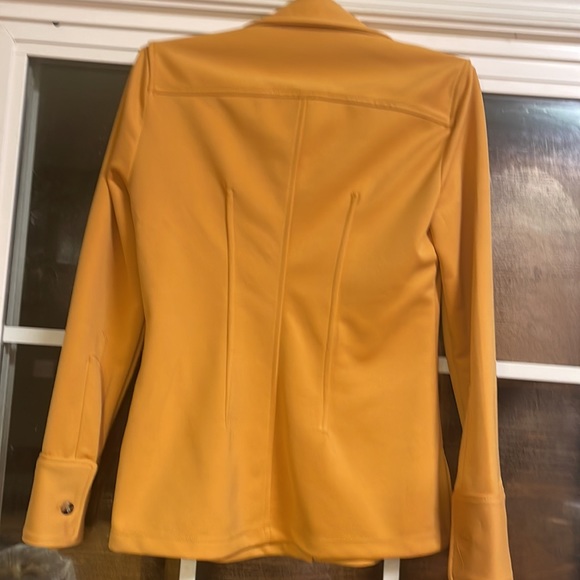 Zara rustic fitted button down shirt. Shirt has stretchy material. - Picture 4 of 4